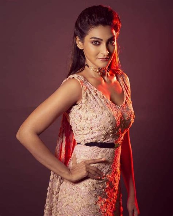 Akshara Reddy height