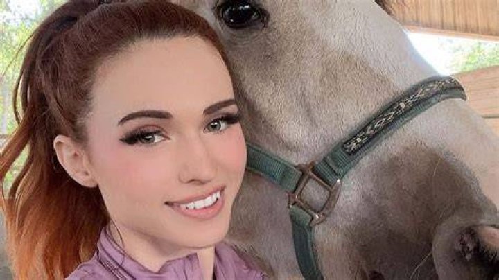 Amouranth is in a relationship with her boyfriend Matt Barr