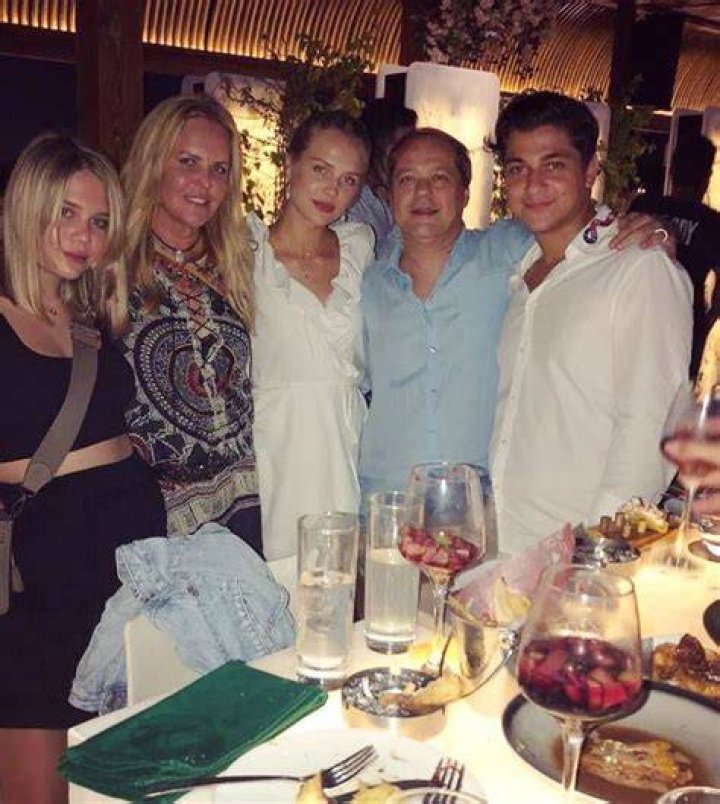 Anette with family