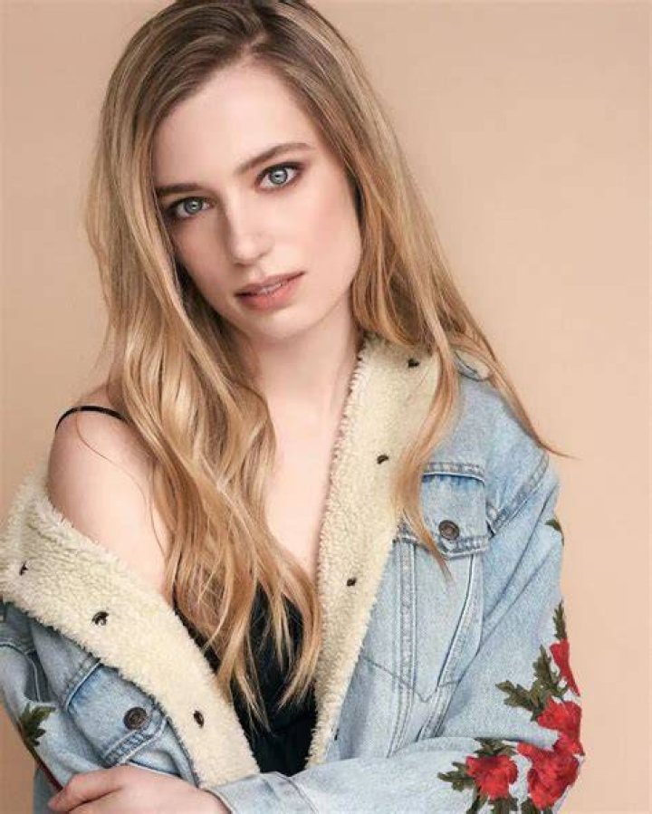 Anja Savcic height