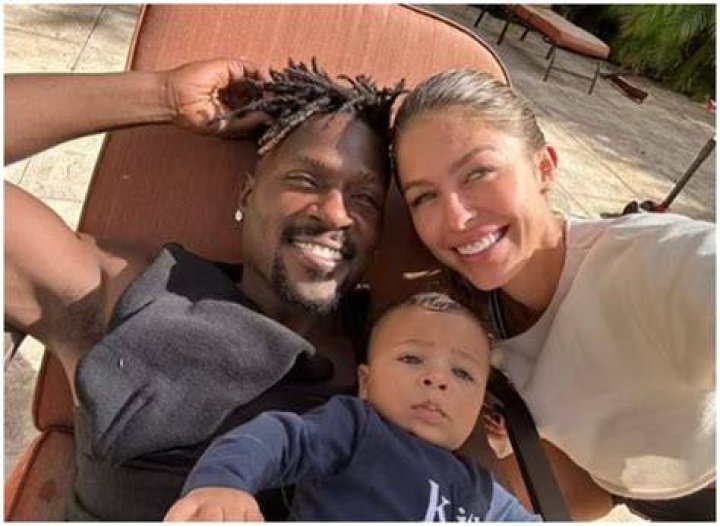 Antonio Brown’s Pregnant Baby Mama Not Happy That He’s Dating IG Model Jena Frumes