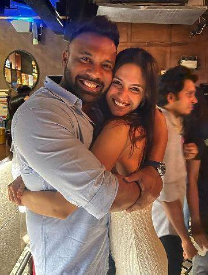 Apurva Padgaonkar with his sister