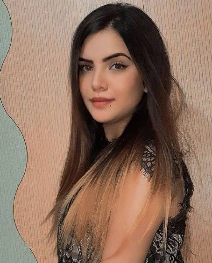 Azma Fallah height