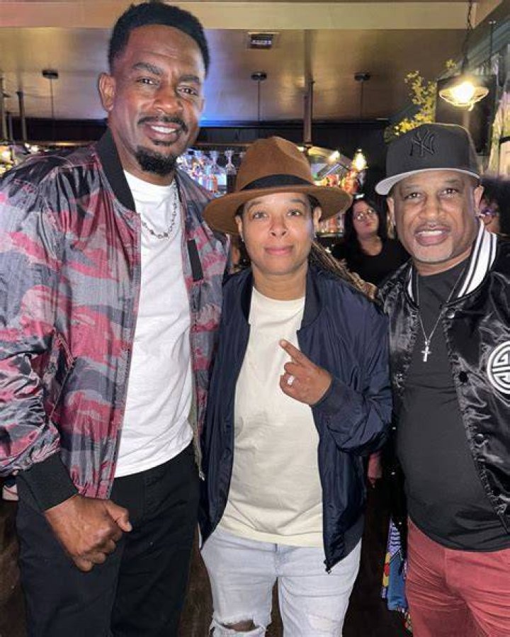 Chaunte Wayans likes traveling