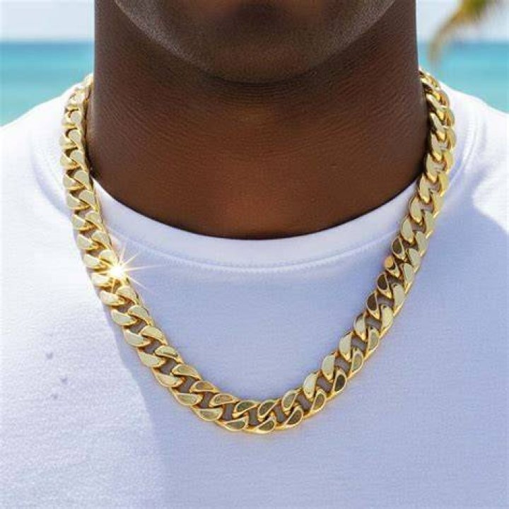 Cuban Link loves beaches