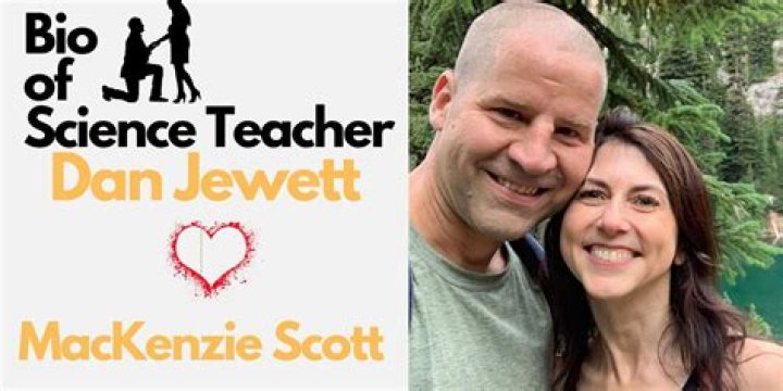 Dan Jewett with his wifeMacKenzie Scott
