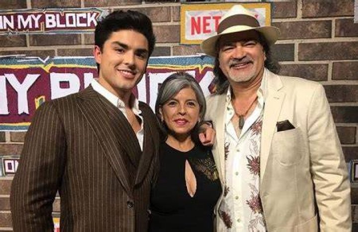 Diego Tinoco with his parents