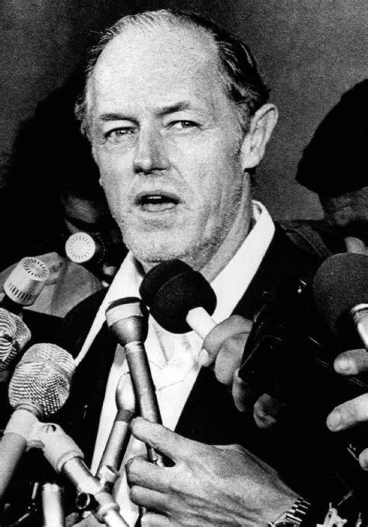 E Howard Hunt
