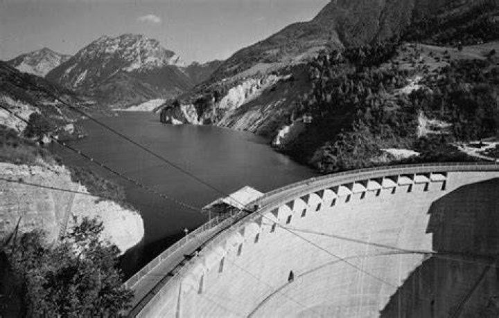 Full Vajont Dam