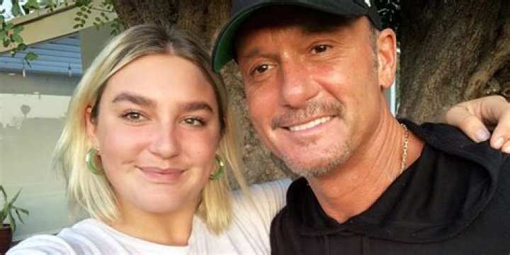 Gracie with her dad Tim McGraw