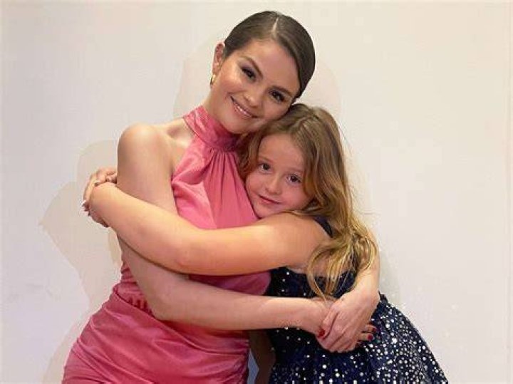 Gracie with her sister Audrey Caroline McGraw