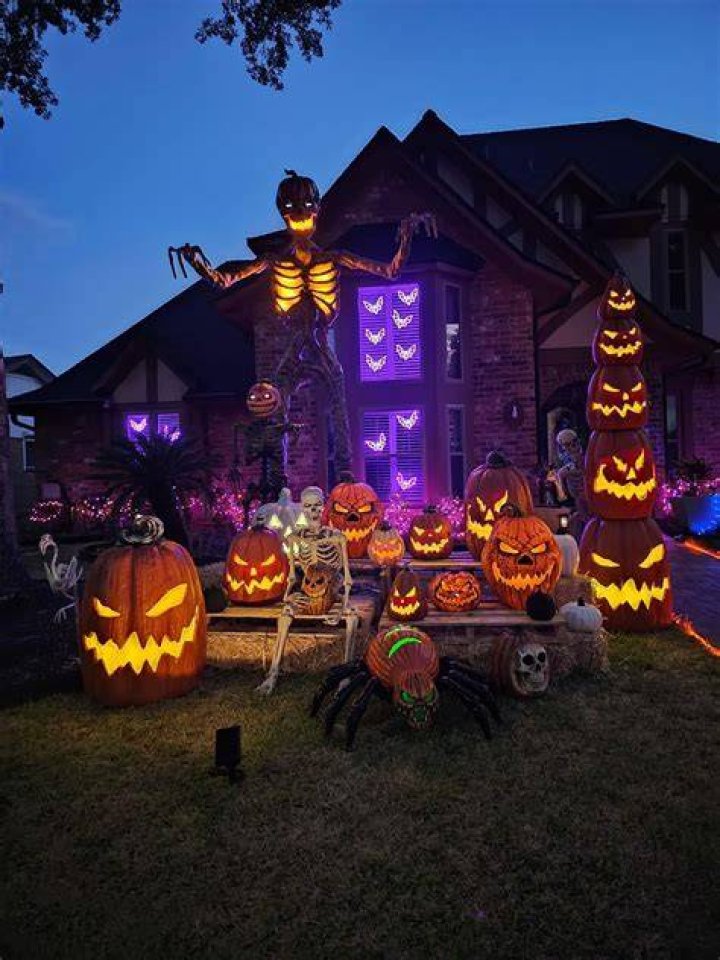 Halloween Decorations At Jon Siesling House