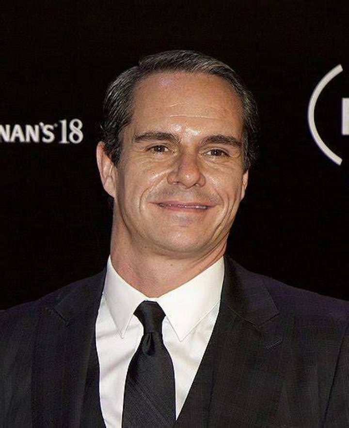 Height of Tony Dalton