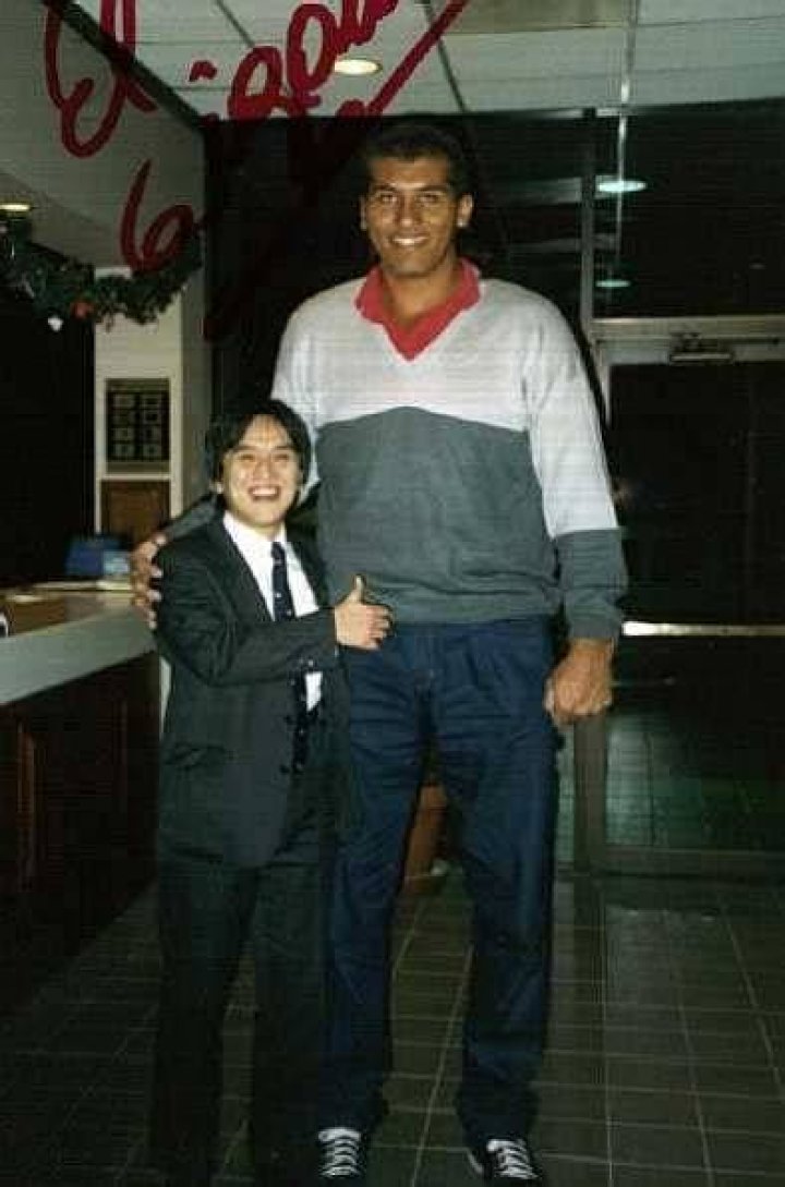 How tall is Jorge Gonzalez