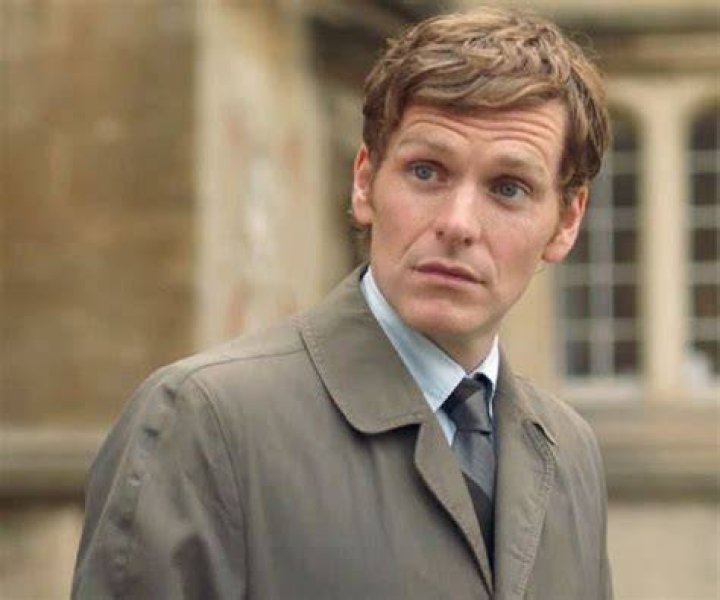 How tall is Shaun Evans