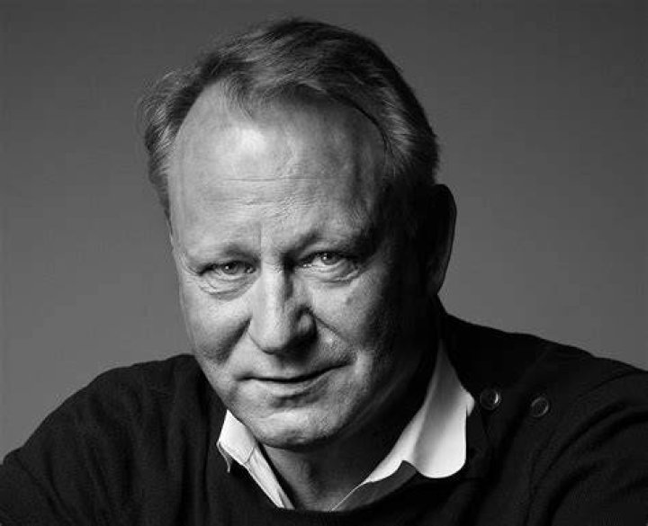 How tall is Stellan Skarsgård