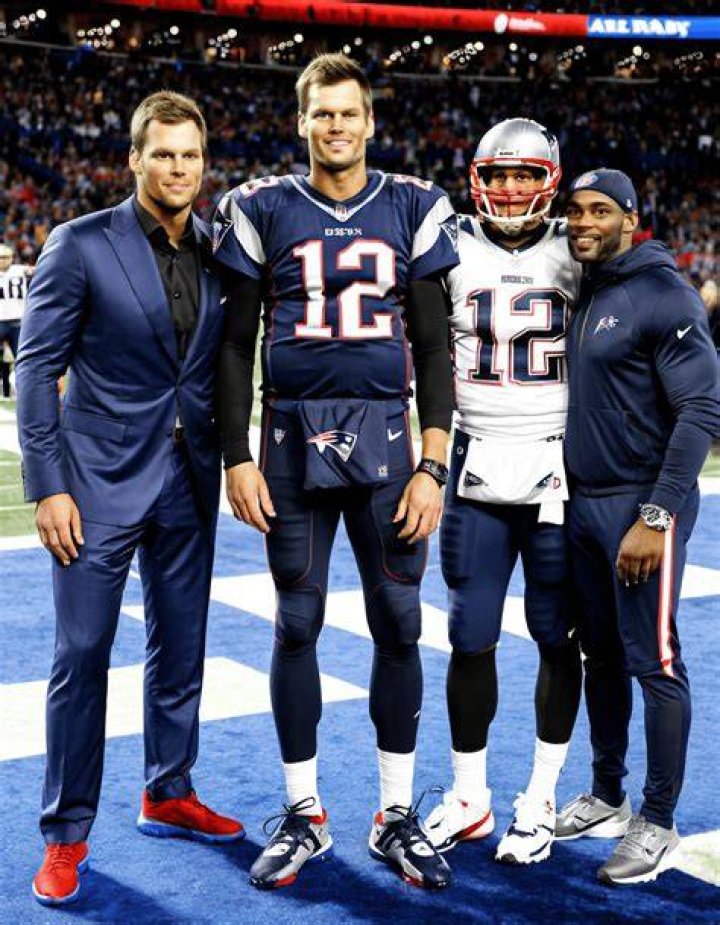 How tall is Tom Brady
