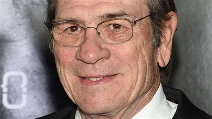 How tall is Tommy Lee Jones