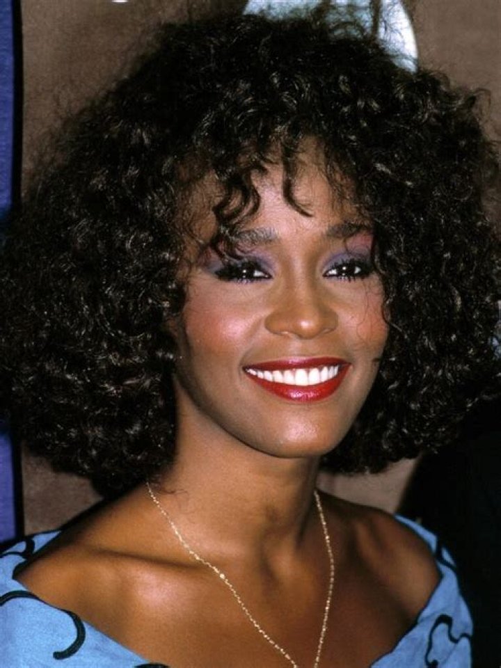 How tall is Whitney Houston