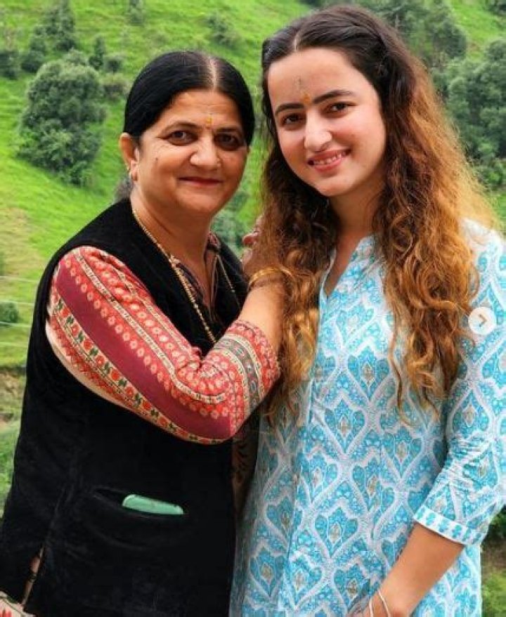 Jyotika with her mother Shakuntla Dilaik