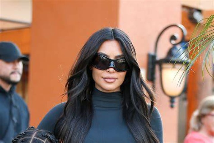 Kourtney Kardashian Shades Kim Kardashian Over Japan Vacation Photos