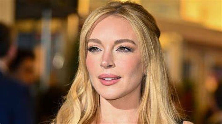 Lindsay Lohan Comments on the Hemsworth Brothers