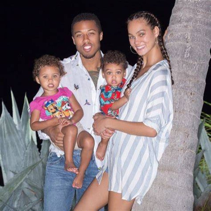 (L-R) Jason Harvey, Amanda Harvey, Broderick Harvey Jr., Brandi Harvey, Marjorie Harvey, Steve Harvey, Lori Harvey, Karli Harvey, Wynton Harvey, Morgan Hawthorne, and Kareem Hawthorne