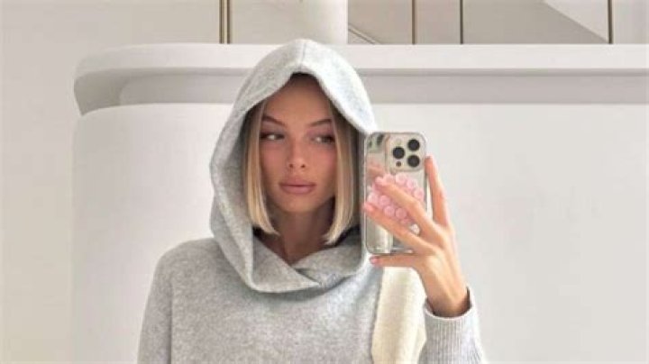 Marie-lou Nurk Net Worth, & Income Source