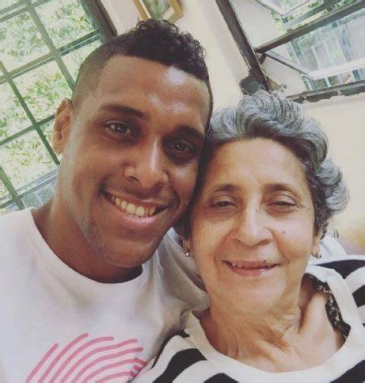 Mikaben mother