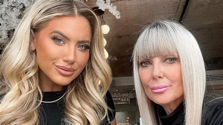 Mollie Salmon net worth