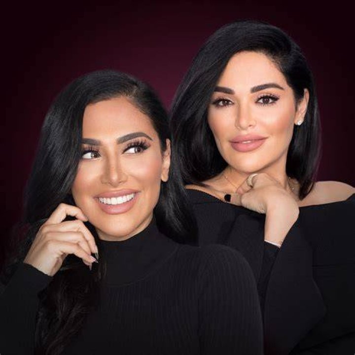 Mona Kattan with her elder sister Alya Kattan