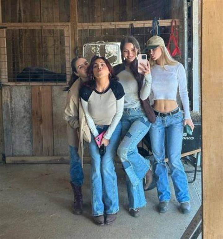 Mudd and her friends
