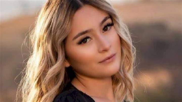 Nathaly Cuevas is a Blogger, YouTuber, Influencer, and social media personality from the United States