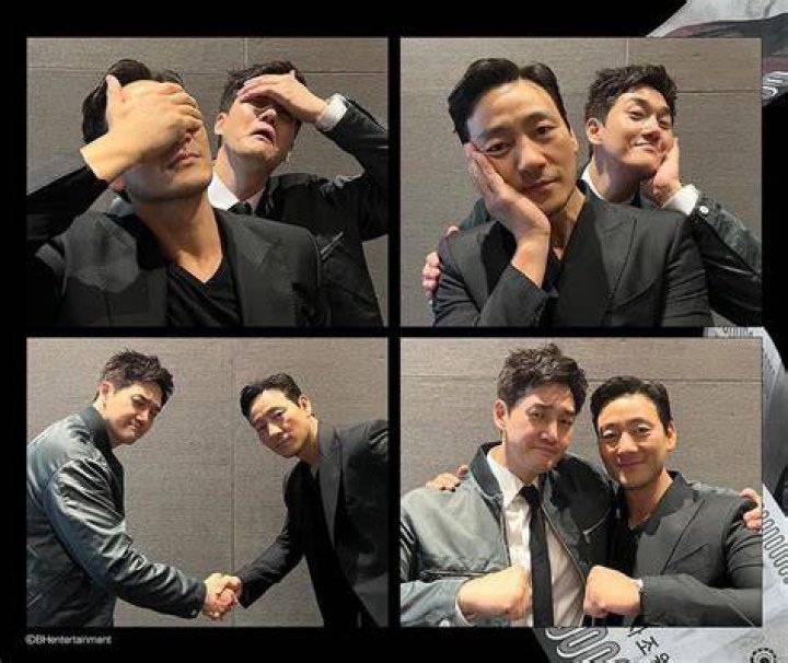 Park Hae-soo with his friend