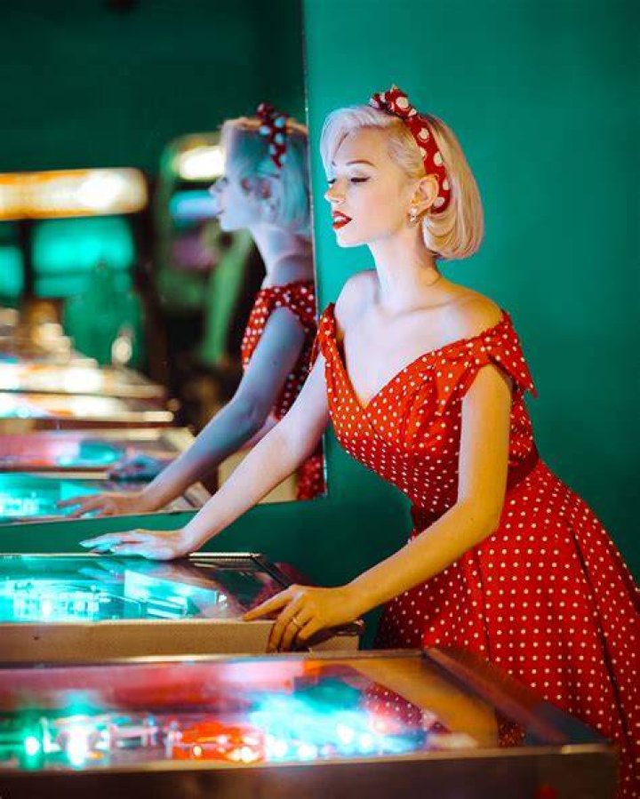 Pinup Pixie career