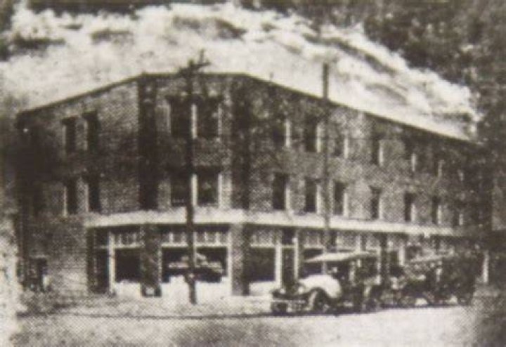 Red Wing Hotel In Greenwood