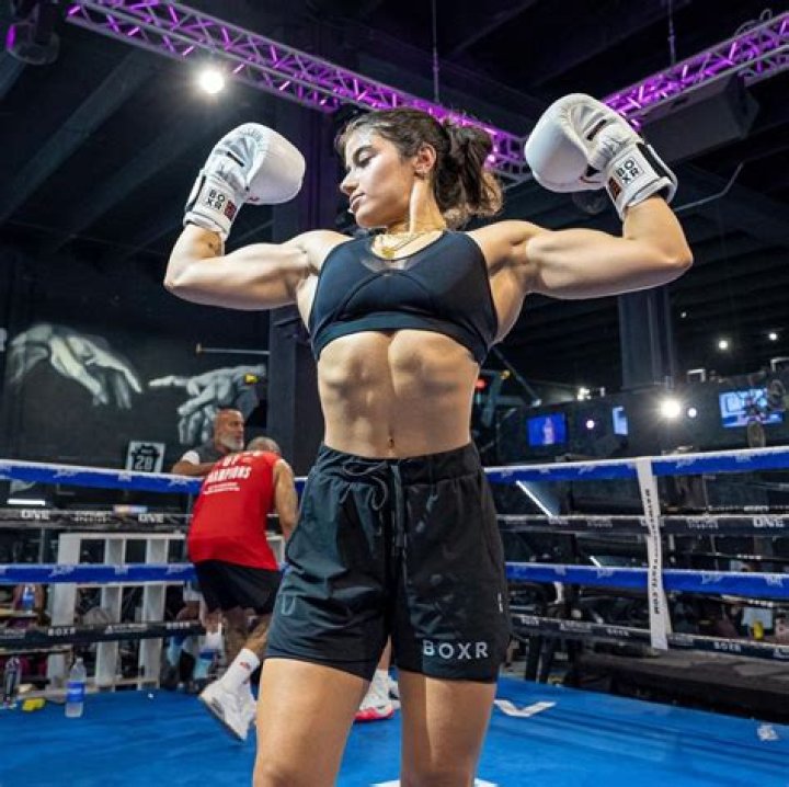 Sara Saffari net worth