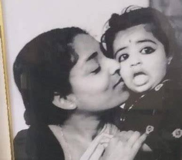 Sonali Chakraborty family