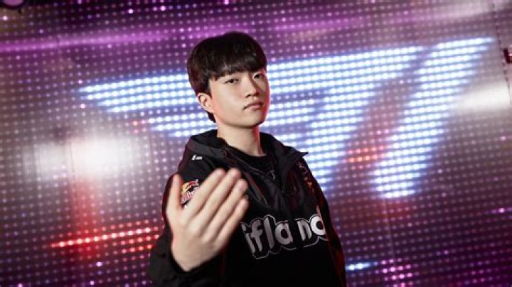 T1 Keria's Youtube channel
