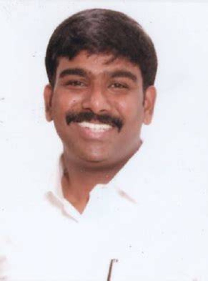 Tamilan Prasanna likes to read books