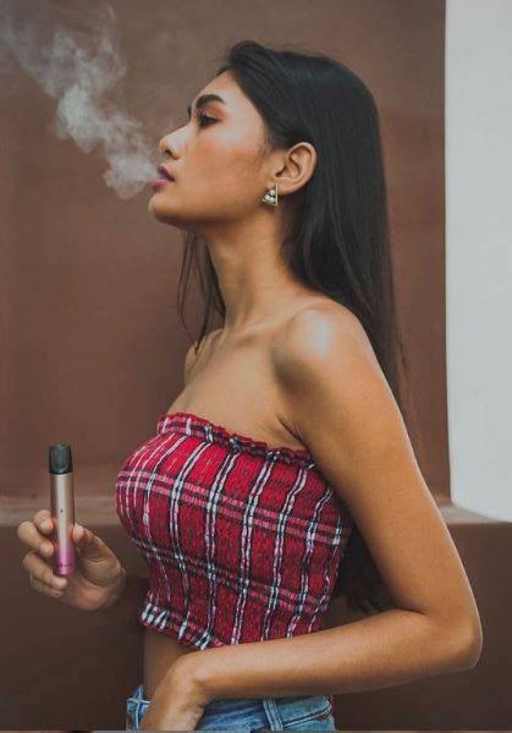 Thuzar Wint Lwin likes vaping
