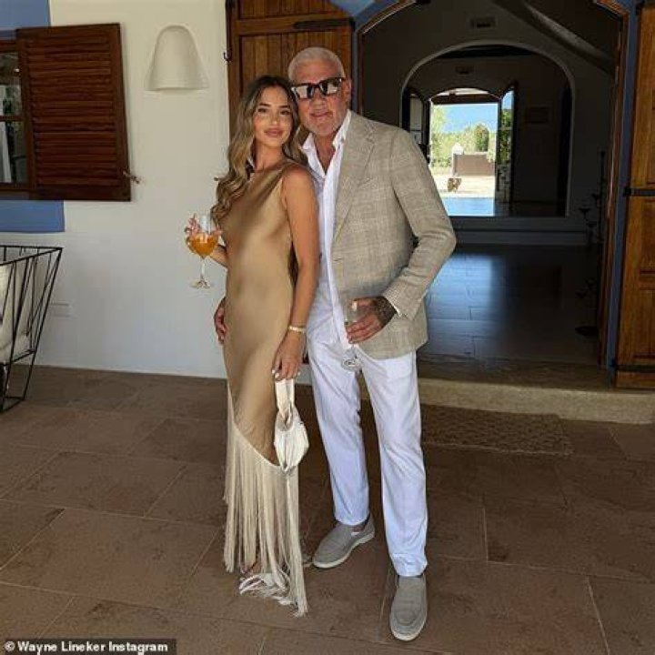 Tia Lineker with her father Wayne Lineker & mother Zoe Davey