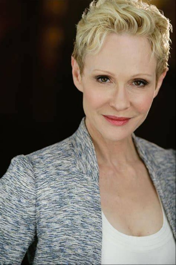 Tracy Shayne likes traveling