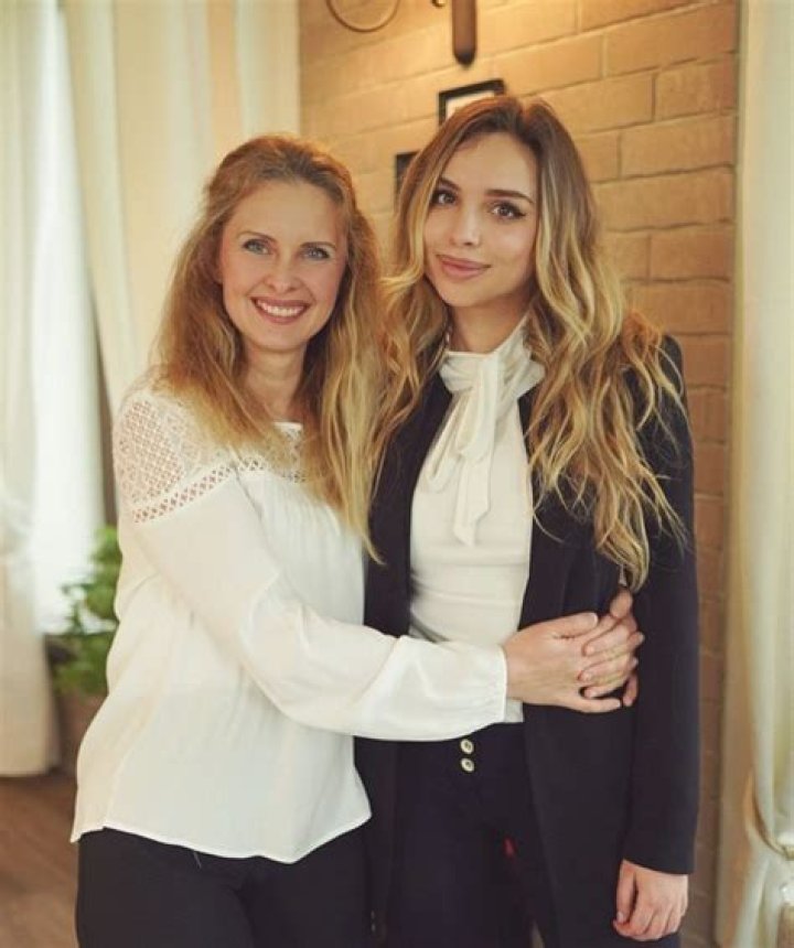 Veronika with her mom and siblings