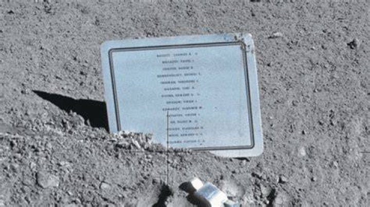 Vladimir Komarov Plaque