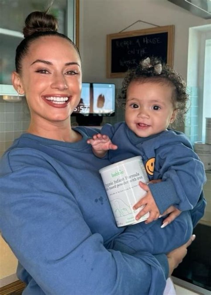 Yesjulz and her child