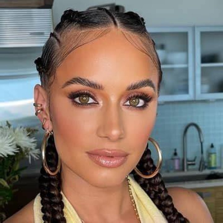 Yesjulz bio